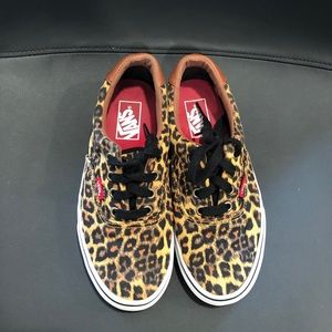 Vans Leopard Era